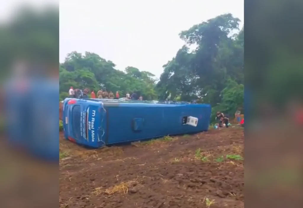 Acidente com ônibus da Real Maia deixa feridos na Br-153 em Guaraí