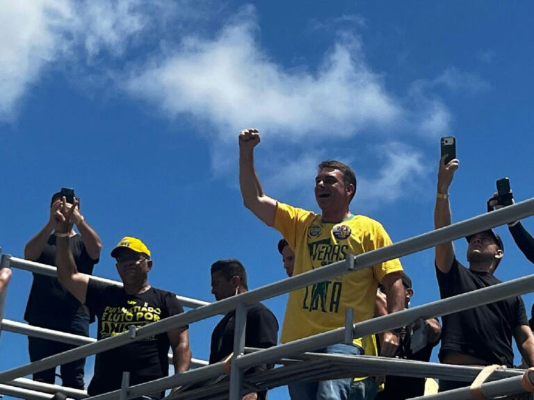 CNBB rebate acusação de Flávio Bolsonaro sobre fake news e defende compromisso com a verdade
