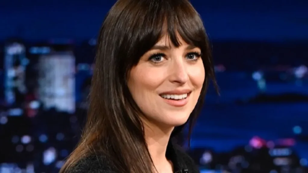 Dakota Johnson celebra parceria criativa com Taylor Swift em novo videoclipe