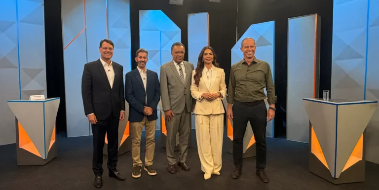 Debate no DF: checagem de dados revela precisão e distorções nas falas dos candidatos