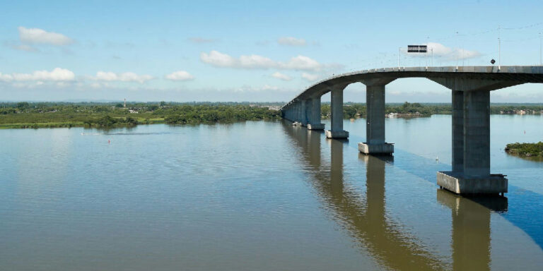 Defesa Civil monitora Rio Guaíba em Porto Alegre devido a risco de cheia sem previsão de remoções