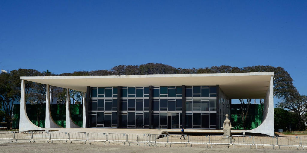 Edson Fachin determina prazo para PGR se posicionar sobre casos do INSS e Master