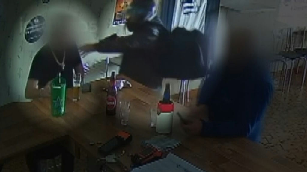 Empresário é alvo de assalto à mão armada em bar de Ponta Grossa