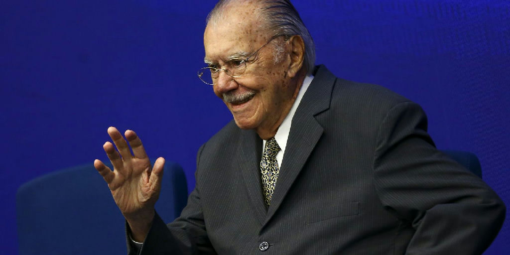 Ex-presidente José Sarney é internado em São Paulo para tratamento de pneumonia