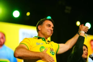 Flávio Bolsonaro confirma presença em debate eleitoral mesmo sem Lula
