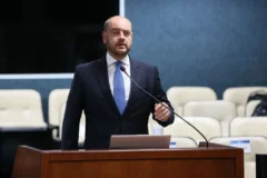 Governo de Ricardo Couto divide opiniões no Rio de Janeiro com 47% de aprovação