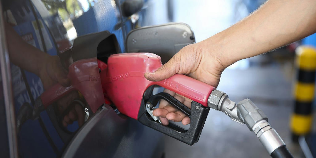 Governo mantém subsídio de R$ 2,12 por litro ao óleo diesel