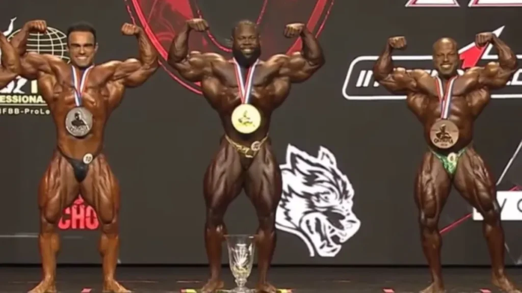 Keone Pearson consolida hegemonia e conquista o tetracampeonato no Mr. Olympia 2026