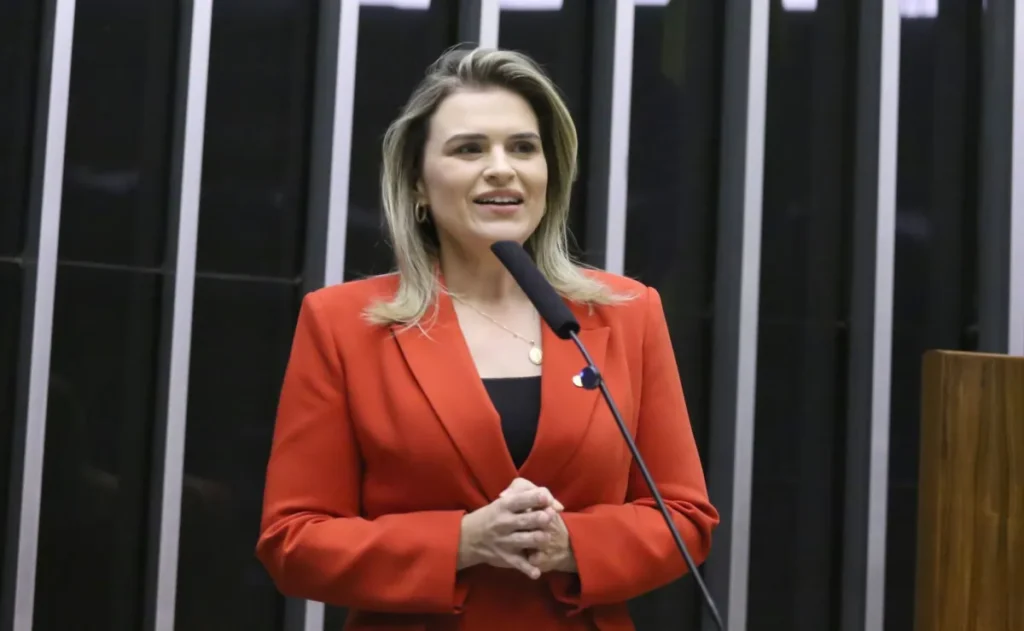 Marília Arraes lidera disputa ao Senado em Pernambuco com 18% das intenções de voto