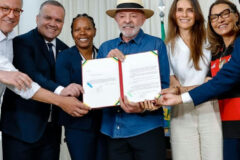 Nova lei sancionada por Lula obriga clubes formadores a manter times de futebol feminino