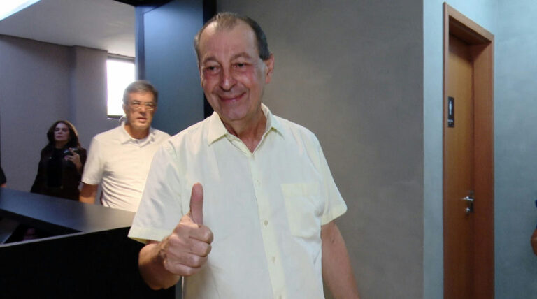 Omar Aziz foca em logística e promete novos aeroportos no interior do Amazonas