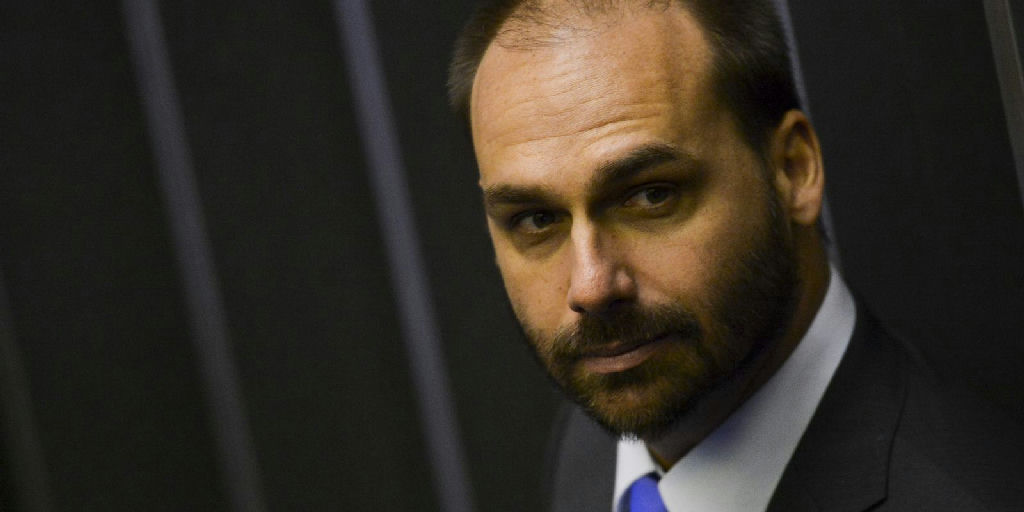 Supremo Tribunal Federal condena Eduardo Bolsonaro por difamação contra Tábata Amaral