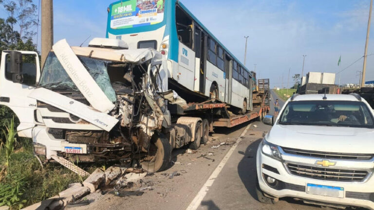 Acidente na Br-364 em Vilhena deixa motorista ferido após manobra brusca
