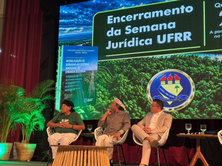 Ailton Krenak questiona modelo de desenvolvimento em lançamento de livros