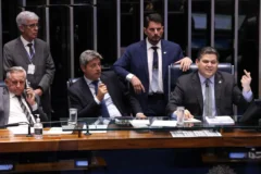 Alcolumbre adia votação da PEC da Segurança no Senado para negociar emendas e maioridade penal