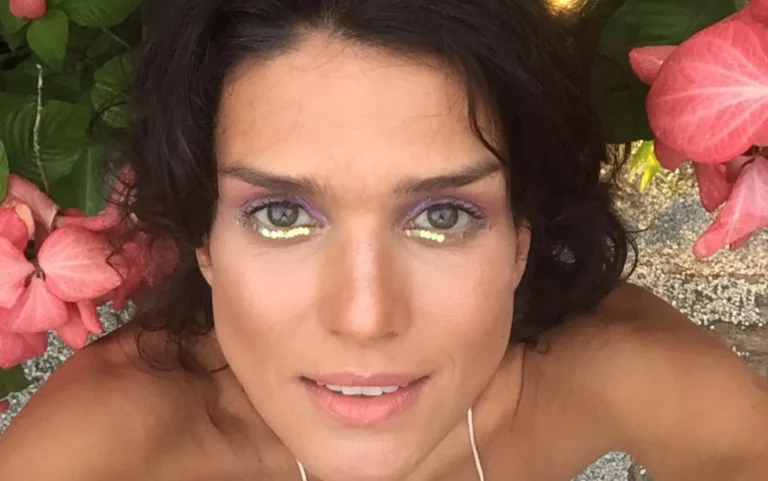 Aos 51 anos, morre a cantora e ex-participante do The Voice Brasil Karina Zeviani após luta contra o câncer