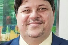 Argentina barra entrada de jornalista brasileiro crítico a Milei após cancelar sua residência
