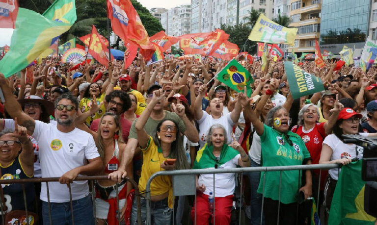 Ato pela democracia e por lula mobiliza multidões no rio e em brasília