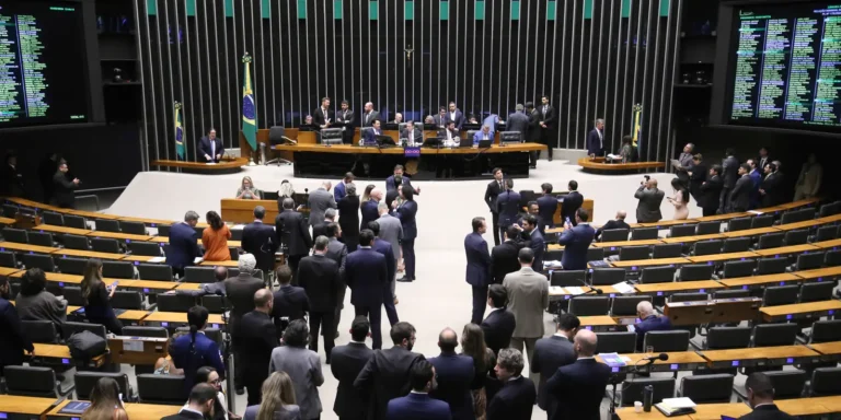 Bancada feminina no Congresso Nacional atinge recorde histórico nas eleições de 2026