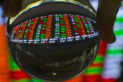 Bolsa brasileira sofre pior recuo semanal da história com queda de 32,79% em small caps