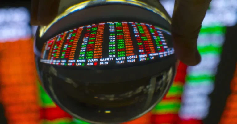 Bolsa brasileira sofre pior recuo semanal da história com queda de 32,79% em small caps