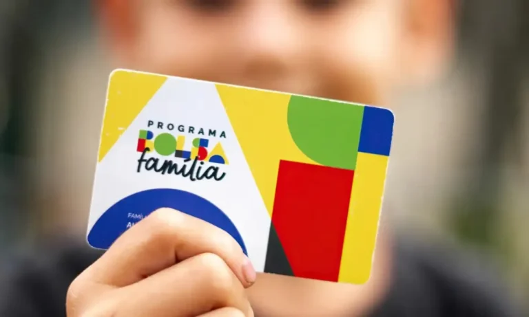 Bolsa família entra no centro do debate eleitoral na reta final