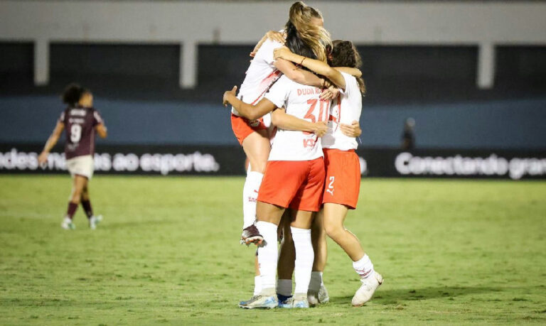 Bragantino supera Ferroviária e larga na frente nas quartas da Copa do Brasil