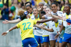 Brasil domina Argentina e vence amistoso no Beira-rio com show de gols