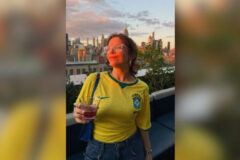Brasileira em Nova York vota pela primeira vez e reforça laços com o Brasil