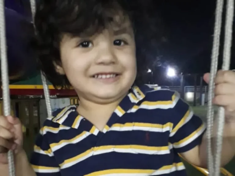 Brasileira relata esgotamento e pensa em desistir após quatro anos de luta para recuperar filho levado ao egito