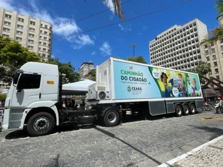 Caminhão do cidadão leva serviços essenciais a fortalez e ao cariri