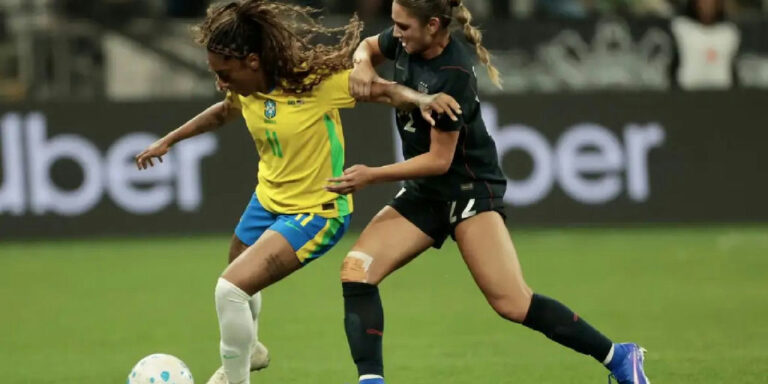 Caminhos da Reportagem explora a trajetória e os desafios do futebol feminino no Brasil