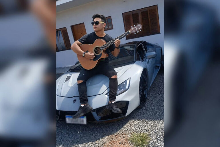 Cantor sertanejo constrói carro artesanal de R$ 80 mil para impulsionar a carreira