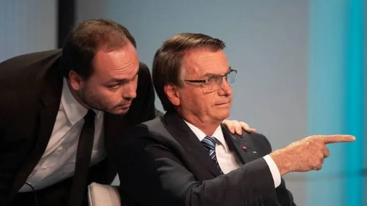 Carlos Bolsonaro mantém apoio a Rogério Marinho ao Senado após visita a Jair Bolsonaro