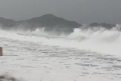 Categoria 3: furacão Simon enfraquece e México mantém alerta contra desastres naturais