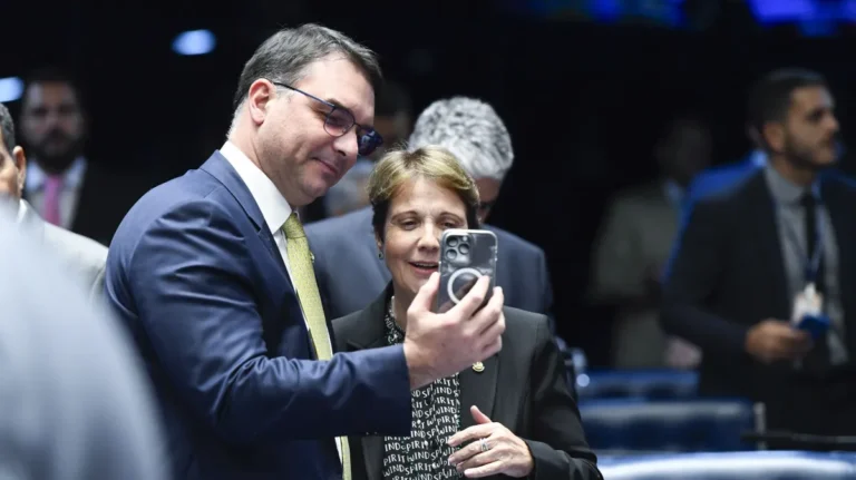 Cenário no Senado: maioria dos parlamentares com mandato até 2027 apoia Flávio Bolsonaro