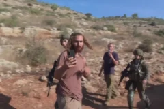 Colonos israelenses intensificam ações e geram tensão durante colheita na Cisjordânia