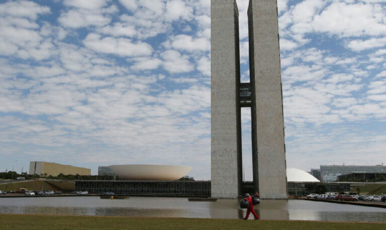 Configuração conservadora do Congresso deve redefinir prioridades legislativas a partir de 2027