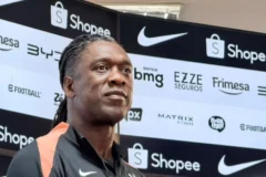 Corinthians regulariza técnico Seedorf no BID e prepara estreia contra o Vasco