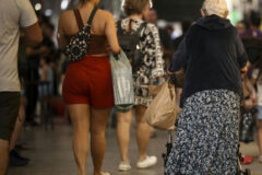 Cortes amplos no orçamento federal colocam em risco programas sociais, alertam economistas