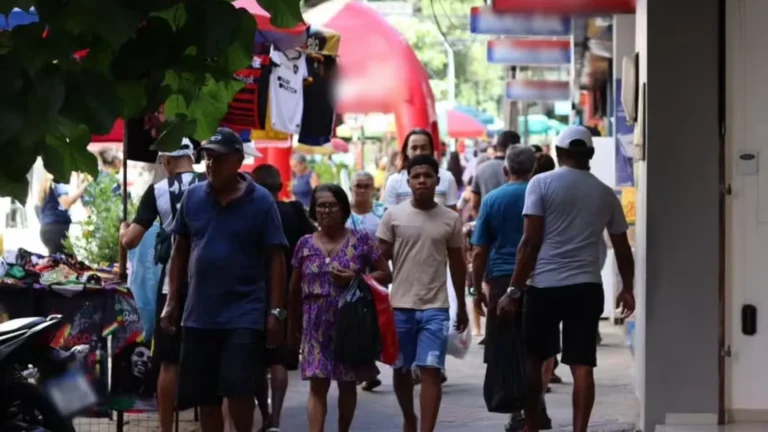 Dia de Finados altera funcionamento do comércio e serviços em Teresina