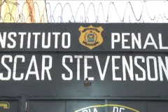 Diretora de presídio no Rio é afastada e presa após flagrante de desvio de carnes e queijos