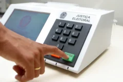 Eleições 2026: brasileiros vão às urnas para definir futuro do país neste domingo
