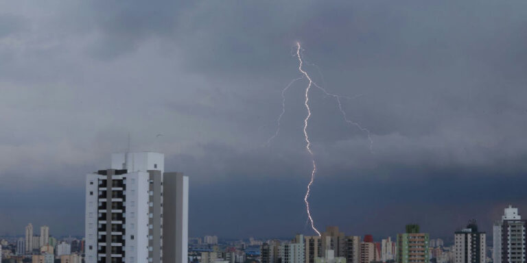 Eleições sob alerta: chuvas intensas marcam o fim de semana em grande parte do Brasil
