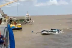 Embarcação afunda perto de terminal hidroviário em Santarém e passageiros são resgatados
