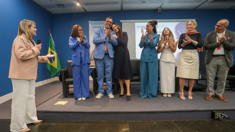 Escola DO Legislativo da Alerj conclui projeto Mulheres EM Rede COM Luíza Brunet