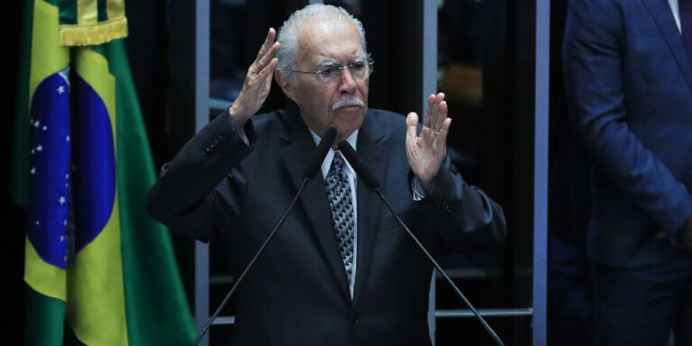 Ex-presidente José Sarney segue estável em UTI de São Luís após cirurgia abdominal aos 96 anos
