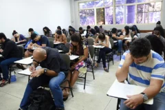 Exame de proficiência em português para estrangeiros começa nesta terça-feira