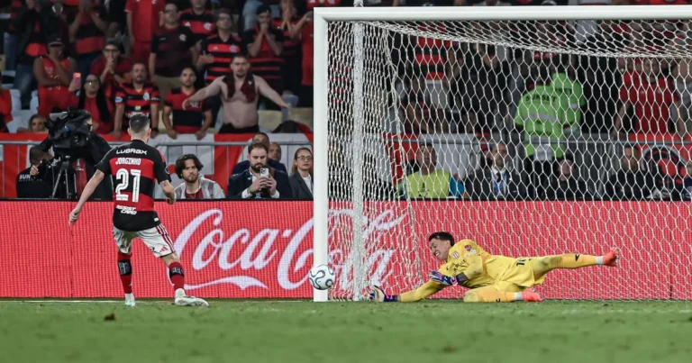 Flamengo é eliminado pelo Estudiantes nos pênaltis e dá adeus à Libertadores