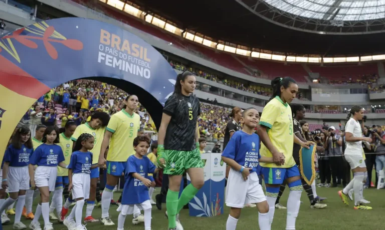 Flávio Bolsonaro e Lula detalham planos para o esporte na disputa eleitoral